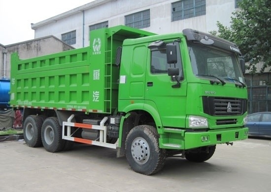 Desain Ban Radial Sinotruck HOWO 6X4 Dump Truck untuk kebutuhan Anda