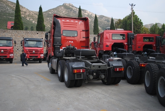 Aman Pembayaran Sinotruk HOWO 6X4 Traktor Truk 371HP/420HP Heavy Duty Truk Cina