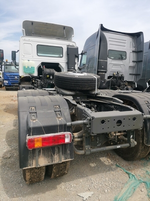 Sepatu Diesel Heavy Duty 371HP Traktor Truk Tarik Dengan Desain Ban Tanpa Tabung