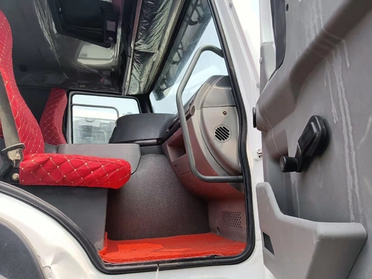 10 Wheeler Digunakan Traktor Truk HOWO Truk Kepala 376-420HP dengan Desain Ban Tubeless