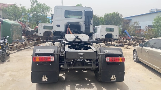 Desain Ban Tanpa Tabung Digunakan Sinotruk HOWO 371 Truk Kepala Traktor Dump Truck dengan Diskon