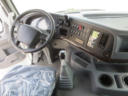 Kendaraan kargo bekas Trailer Head Tractor Truck dengan standar emisi Euro 2