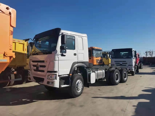 Truk dump dengan kapasitas beban 21-30 ton dan truk traktor bekas