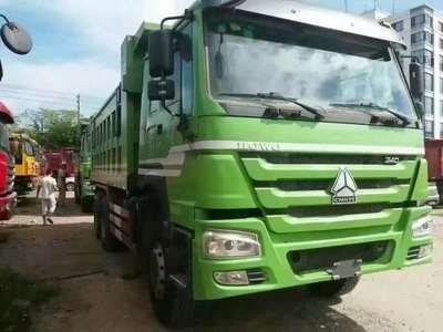Desain Ban Radial Sinotruck HOWO 6X4 Dump Truck untuk kebutuhan Anda
