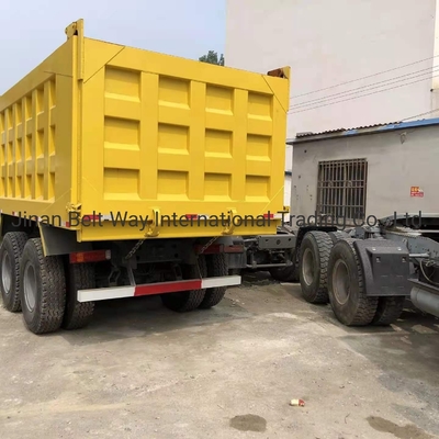 Desain Ban Tanpa Tabung Digunakan Sinotruk HOWO Truk Pengeboran 5 Ton 6 Ton Truk Pengeboran untuk Pasar