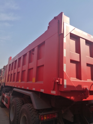21-30t Kapasitas beban 351-450hp Kekuatan kuda 20 meter kubik Truk dump HOWO 6X4 Truk tipper