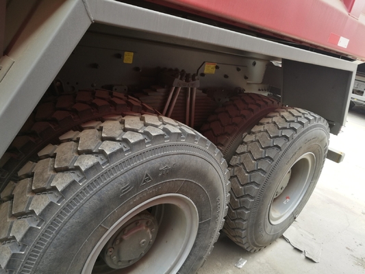 21-30t Kapasitas beban 351-450hp Kekuatan kuda 20 meter kubik Truk dump HOWO 6X4 Truk tipper
