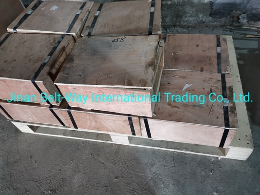 Bagian-bagian sistem kemudi Kelas kemudi untuk Sinotruk HOWO Truck Cylinder Head Az1560040058