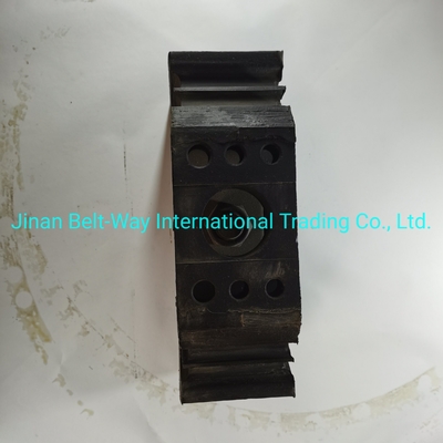 Sinotruk HOWO Truck Parts Bawah Mesin Support Cushion dengan Kebijakan Pengembalian Uang Wg9725593031