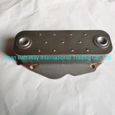 Sinotruk HOWO Truck Oil Cooler Vg1500010334 Komponen sistem rem dalam warna hitam