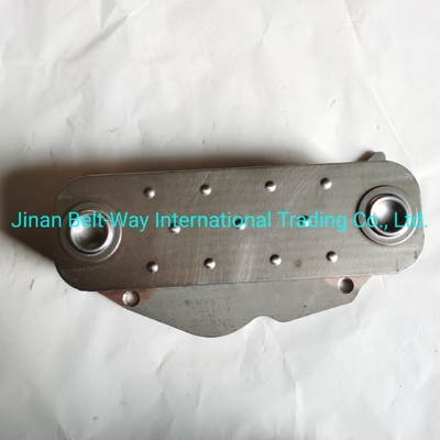 Sinotruk HOWO Truck Oil Cooler Vg1500010334 Komponen sistem rem dalam warna hitam