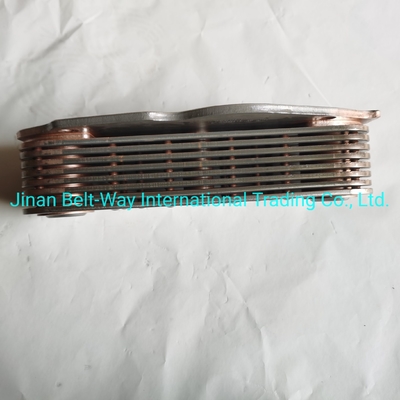 Sinotruk HOWO Truck Oil Cooler Vg1500010334 Komponen sistem rem dalam warna hitam
