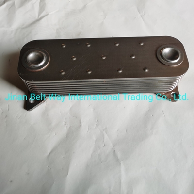 Sinotruk HOWO Truck Oil Cooler Vg1500010334 Komponen sistem rem dalam warna hitam